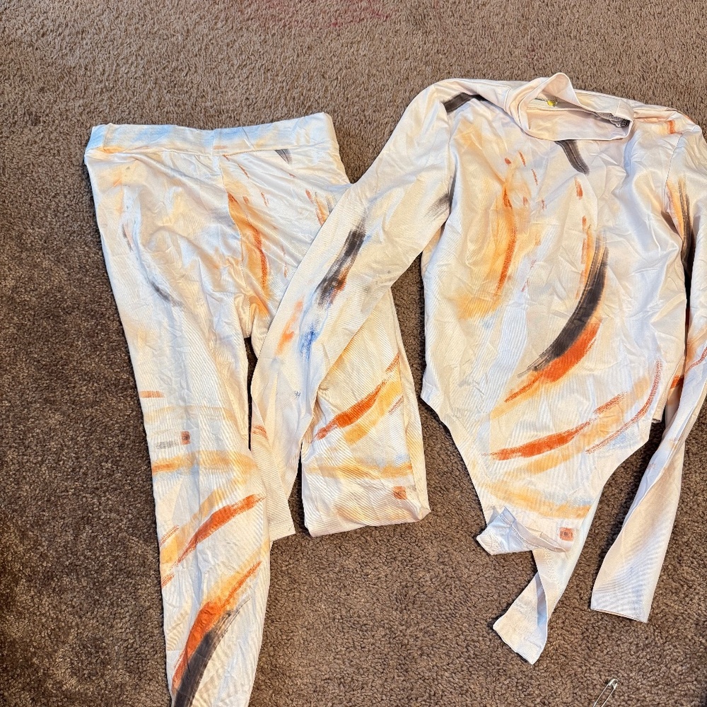 Abstract Print 2-Piece Set – Size M 🔥